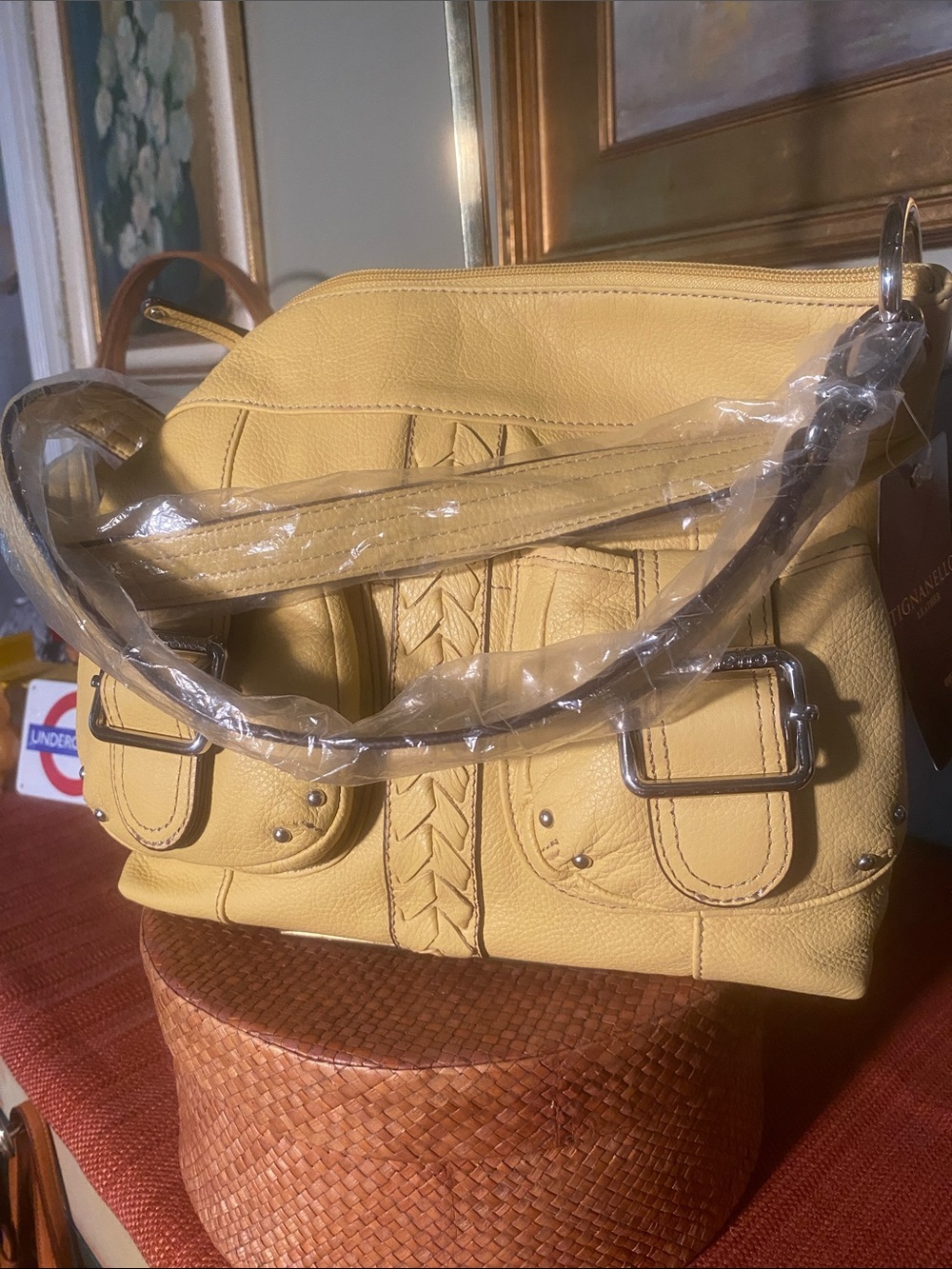 Tignanello Women’s Butter Yellow Leather Double Front Pocket shoulder crossbody - Picture 11 of 11